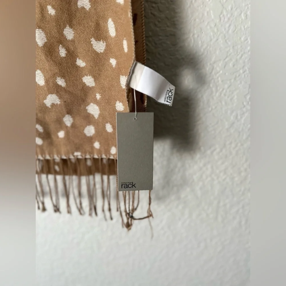 NWT Nordstrom Rack Brown and White Scarf with Tassels